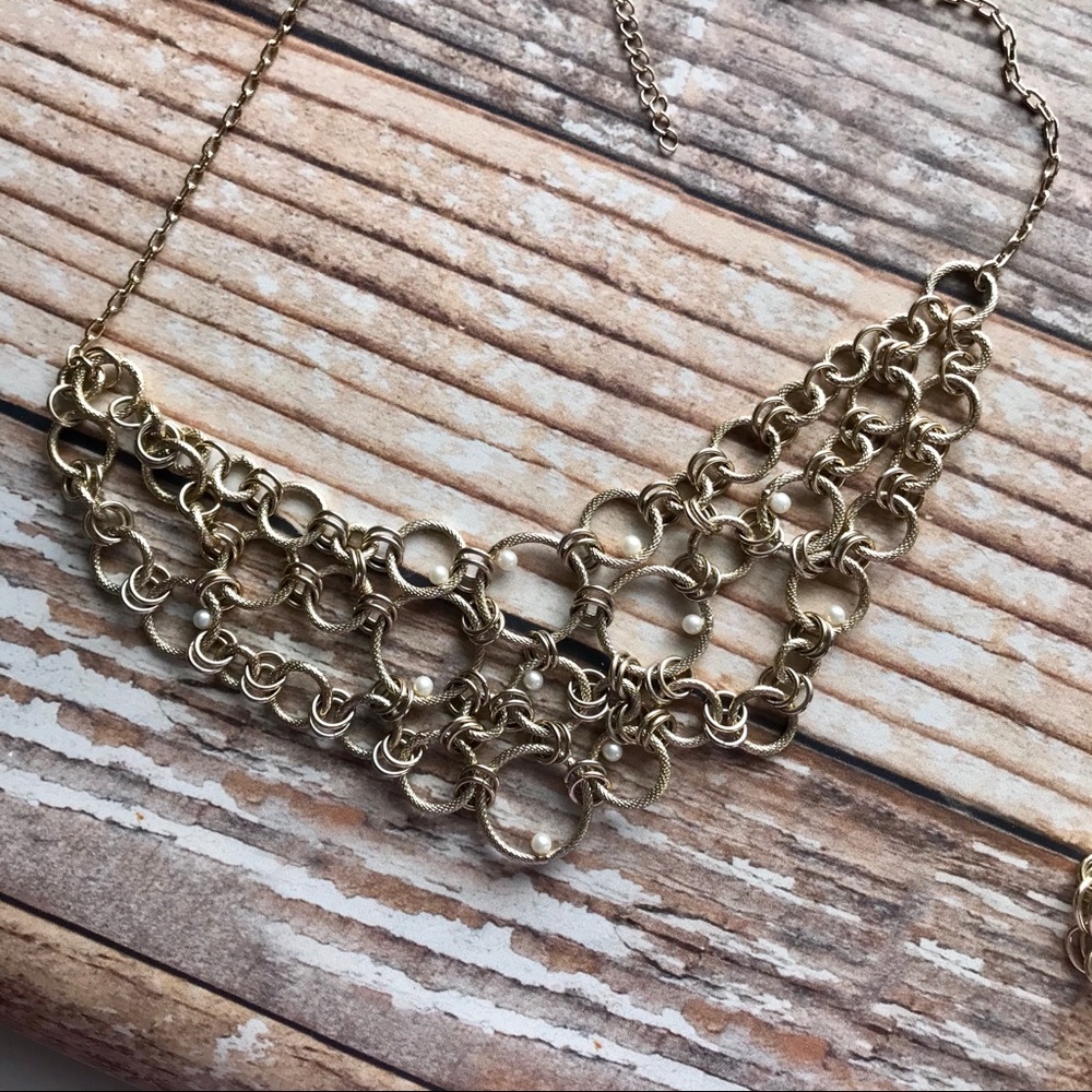 Necklaces - Picture 4 of 6